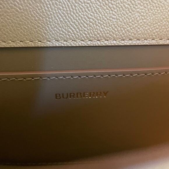 Burberry Beige Plaid Women's Bag - Picture 5 of 9